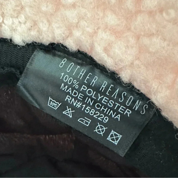 8 Other Reasons Sherpa Bucket Hat - Picture 6 of 8